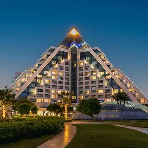 Raffles ***** Dubaj